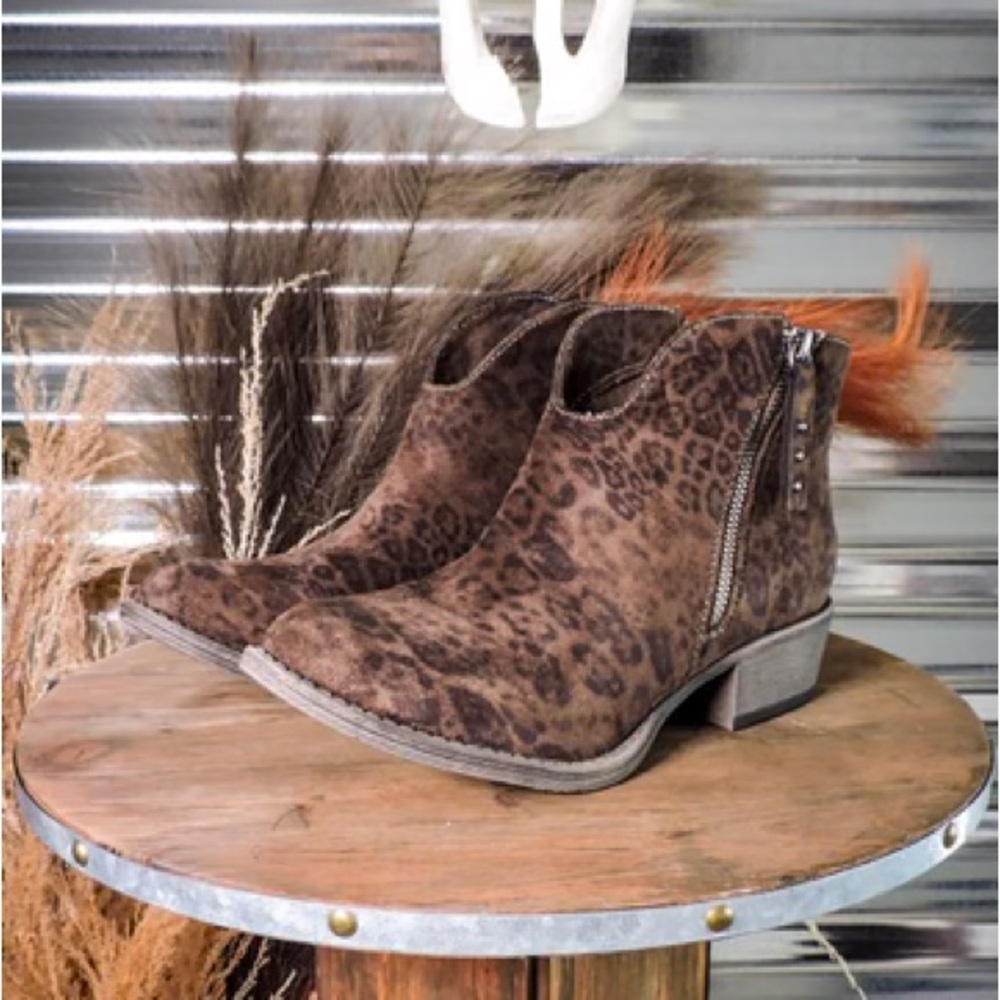 Very G Leopard print taupe Charming Booties